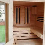 מלון דירות Privilege Saint Exupery